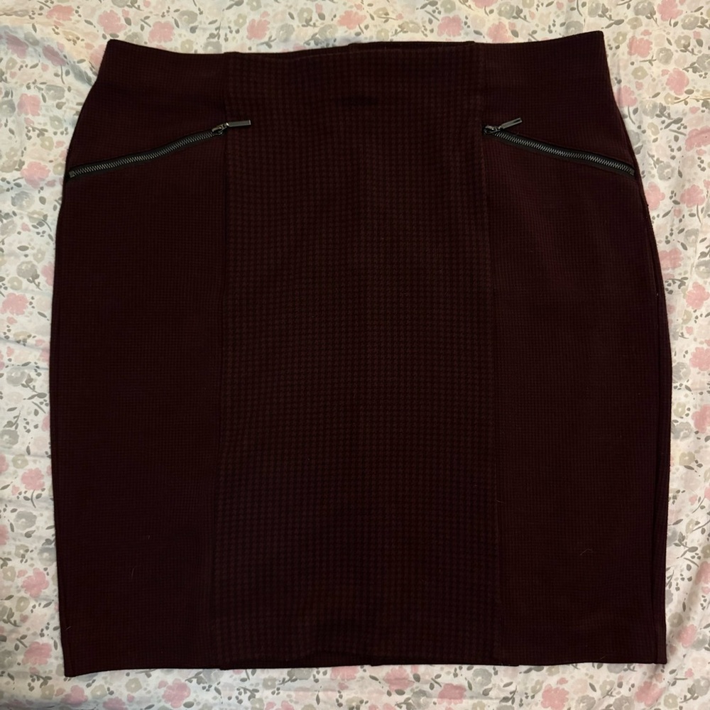 Houndstooth Print Skirt